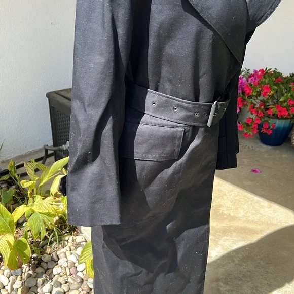 Banana Republic Trench Coat - Picture 11 of 16